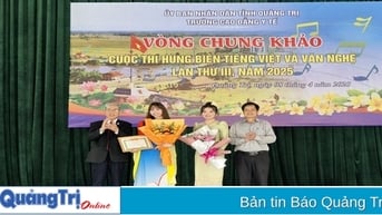 Chung khảo cuộc thi “Hùng biện tiếng Việt và văn nghệ” 