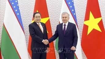 Chủ tịch Quốc hội Trần Thanh Mẫn hội kiến Tổng thống Uzbekistan 