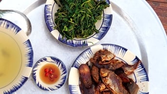 Cá Diếc Kho Ủ Trấu - Đặc Sản Dân Dã Đậm Đà Hương Vị Quê Nhà