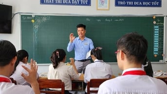 Thầy giáo trẻ vận dụng nhiều sáng kiến dạy học sinh khuyết tật