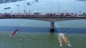Sôi động lễ hội đua thuyền Nhật Lệ – Di sản sống giữa lòng Đồng Hới