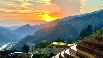 Ruộng bậc thang Mù Cang Chải vào mùa nước đổ đẹp như tranh vẽ
