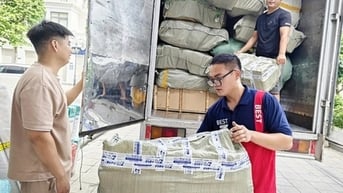 Mua hàng ngoại online: Người Việt mạnh tay chi tiền