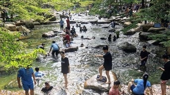 Bình Dương hưởng ứng Chương trình kích cầu phát triển du lịch năm 2025 “Việt Nam - Đi để yêu”