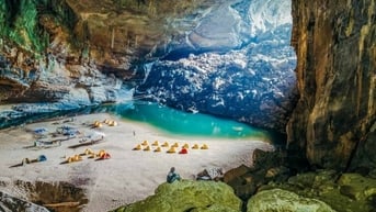 Hang Sơn Đoòng vào top điểm siêu thực như ngoài hành tinh