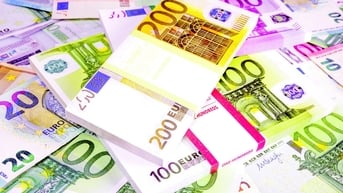 Tỷ giá Euro hôm nay 24/5/2025: Giá Euro mất một phần mức tăng khi ông Trump không hài lòng với các đề xuất từ EU