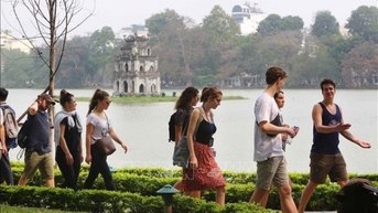 Hà Nội đón hơn 33,7 triệu lượt khách trong năm 2025, tăng gần 21% so với 2024