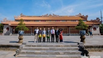 Cộng đồng nắm giữ, phát huy bền vững di sản