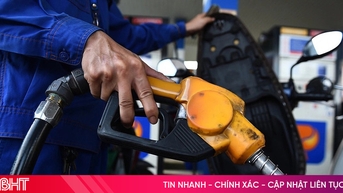 Giá xăng RON 95 tăng 30 đồng/lít