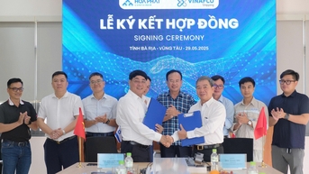 Hòa Phát mở rộng hợp tác cung ứng container với Vinafco