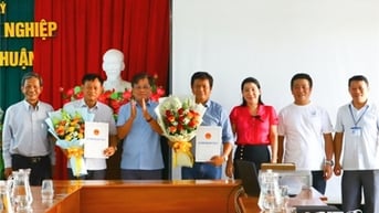 Trao quyết định chấp thuận chủ trương đầu tư và nhà đầu tư cho 2 dự án tại Khu công nghiệp Thành Hải