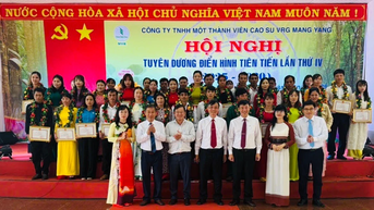 Công ty cao su Mang Yang tổ chức Hội nghị điển hình tiên tiến lần thứ IV