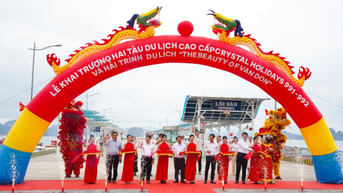 Quảng Ninh có thêm đội tàu du lịch cao cấp phục vụ khách tham quan Vịnh Bái Tử Long