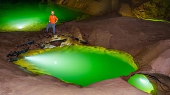Bí ẩn hồ nước sâu, lạnh bất thường tại Phong Nha - Kẻ Bàng