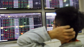 Chứng khoán giảm hơn 16 điểm, 2 cổ phiếu "nóng" giảm sàn