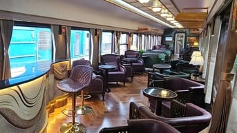 Trải nghiệm toa tàu hạng sang Hà Nội - Hải Phòng