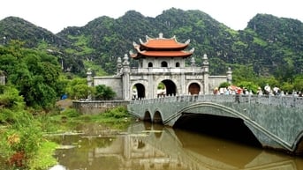 Kinh đô Hoa Lư ở Ninh Bình được xây dựng trên nền một trung tâm đô hội thời Bắc thuộc