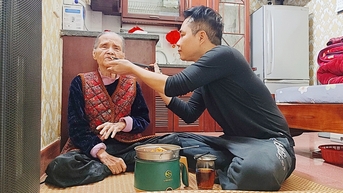 25 năm hát thiện nguyện và niềm hạnh phúc chăm mẹ mỗi ngày