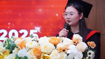 Nữ thủ khoa xinh đẹp tốt nghiệp điểm tuyệt đối