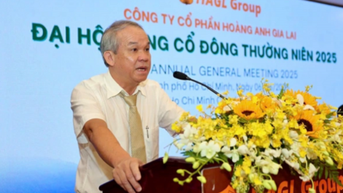 Sau chuối và bò, vì sao bầu Đức đi trồng dâu và cà phê?