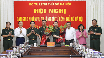 Hội nghị bàn giao nhiệm vụ Tư lệnh Bộ tư lệnh Thủ đô Hà Nội
