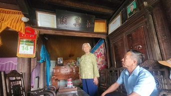Trăn trở bảo tồn nhà cổ ven sông Gianh