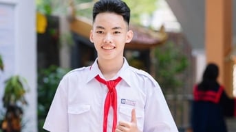 "Chàng trai vàng" giành điểm 10 tuyệt đối, trở thành thủ khoa chuyên tin