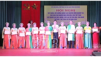 260 hạt nhân văn hóa cơ sở được tập huấn kỹ năng biểu diễn văn nghệ, tập luyện thể thao