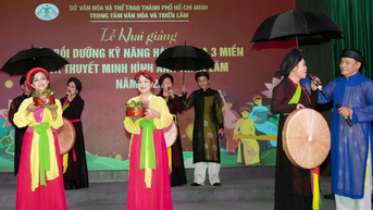 Bồi dưỡng kỹ năng hát dân ca 3 miền và thuyết minh hình ảnh triển lãm