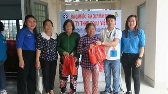 Huyện đoàn Gò Dầu: Khám bệnh, tặng quà cho gia đình chính sách, người dân có hoàn cảnh khó khăn