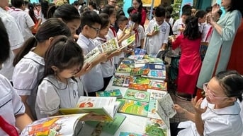 Khó khăn khi đưa tiết đọc sách vào thời khóa biểu chính khóa