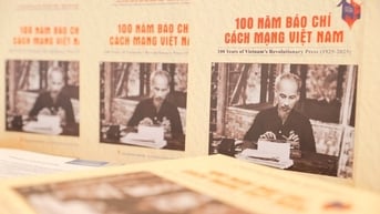 Ra mắt sách ảnh song ngữ đầu tiên về 100 năm Báo chí Cách mạng Việt Nam