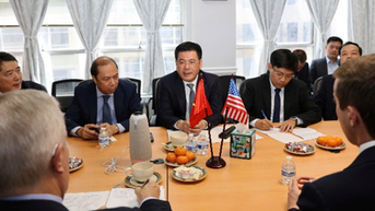 Bộ trưởng Công Thương bàn về đàm phán thuế với chủ tịch USABC, Hiệp hội Dệt may, giày dép Mỹ