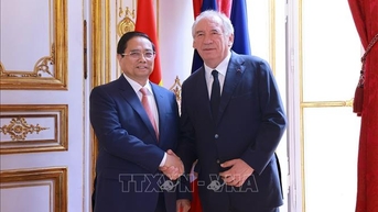 Thủ tướng Phạm Minh Chính hội đàm với Thủ tướng Pháp Francois Bayrou
