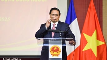 Thủ tướng Phạm Minh Chính và Phu nhân gặp gỡ bà con cộng đồng người Việt Nam tại Pháp
