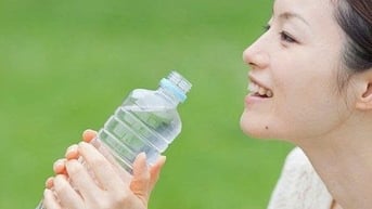 Bác sĩ chỉ ra 8 cách hay ngăn ngừa suy thận từ khi còn trẻ