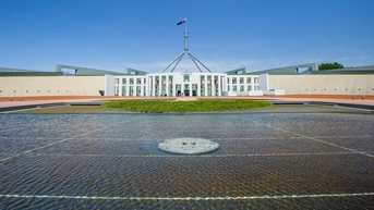 Không nổi tiếng như Sydney, Canberra thủ đô của Úc đẹp bình yên và giàu lịch sử