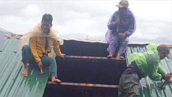 Kon Tum: Hàng chục căn nhà bị hư hại, đường giao thông sạt lở