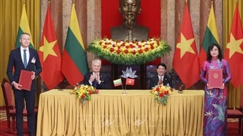 Chủ tịch nước Lương Cường và Tổng thống Litva chứng kiến lễ ký kết các văn kiện hợp tác