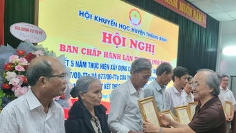 Thăng Bình vinh danh 80 tổ chức, cá nhân có nhiều đóng cho công tác khuyến học, khuyến tài