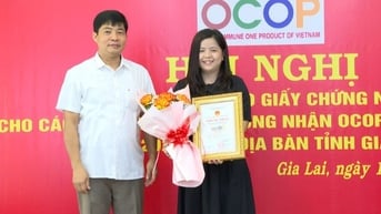 Trao chứng nhận cho 18 sản phẩm đạt OCOP 4 sao và 1 sản phẩm OCOP 5 sao