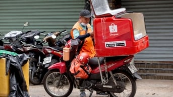 Bộ Công Thương muốn đánh thuế hàng nước ngoài giá rẻ bán qua Shopee, Lazada