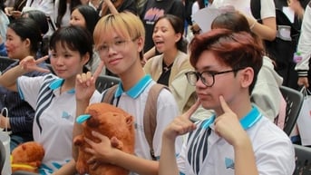 Một trường đại học lớn ở TPHCM công bố tuyển sinh, tăng học phí