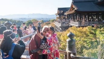 Thiếu hụt hướng dẫn viên trầm trọng, ngành du lịch Nhật Bản báo động tình trạng khủng hoảng nhân lực
