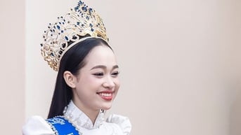 Hành động ý nghĩa của hoa hậu Mỹ Linh sau đăng quang