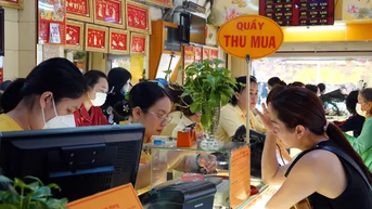 Mua từ 2 chỉ vàng sẽ phải chuyển khoản