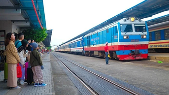 Tạm ngừng chạy chuyến tàu hỏa du lịch vào sáng 15.6