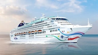 Lần đầu tiên du thuyền 5 sao khởi hành từ Việt Nam đưa khách tới Singapore