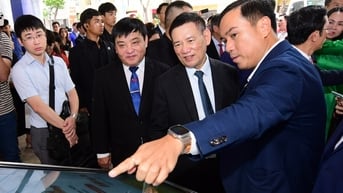 Phó thủ tướng: Phát triển thanh toán không tiền mặt phải song hành với bảo vệ người dùng