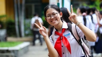 Chấm thi tuyển sinh lớp 10 TP.HCM: Không còn 'mưa' điểm 8, 9